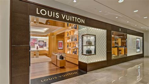 louis vuitton retailers near me.